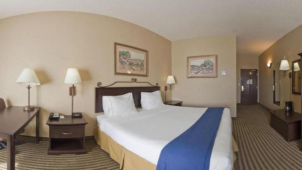 Holiday Inn Express Hotel & Suites Marina By Ihg Екстериор снимка