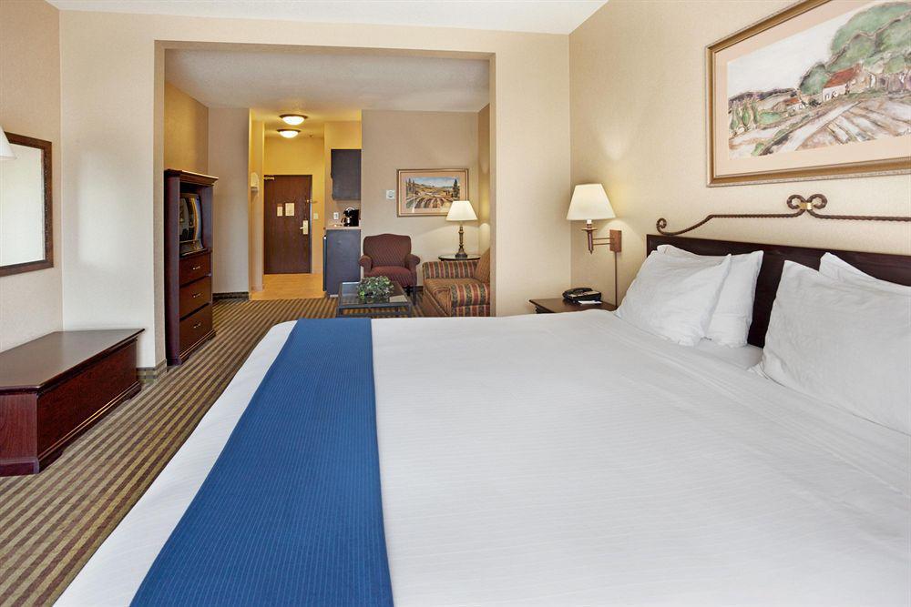 Holiday Inn Express Hotel & Suites Marina By Ihg Стая снимка