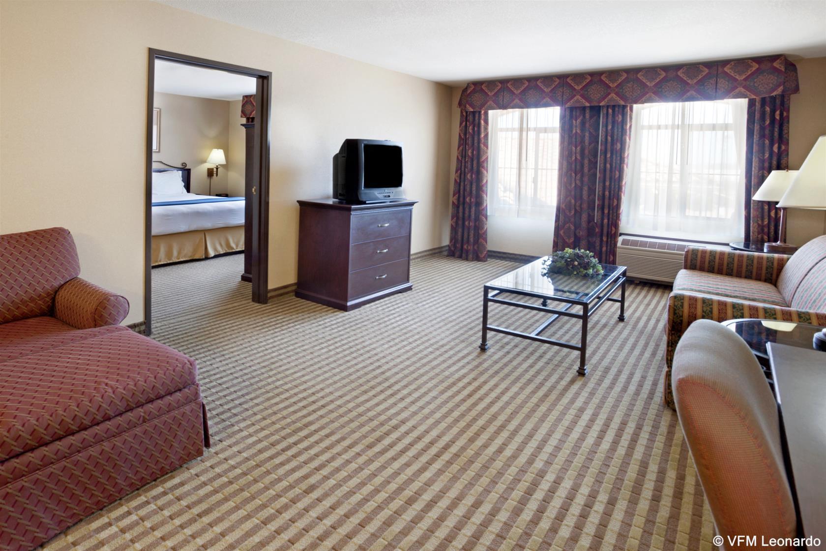 Holiday Inn Express Hotel & Suites Marina By Ihg Екстериор снимка