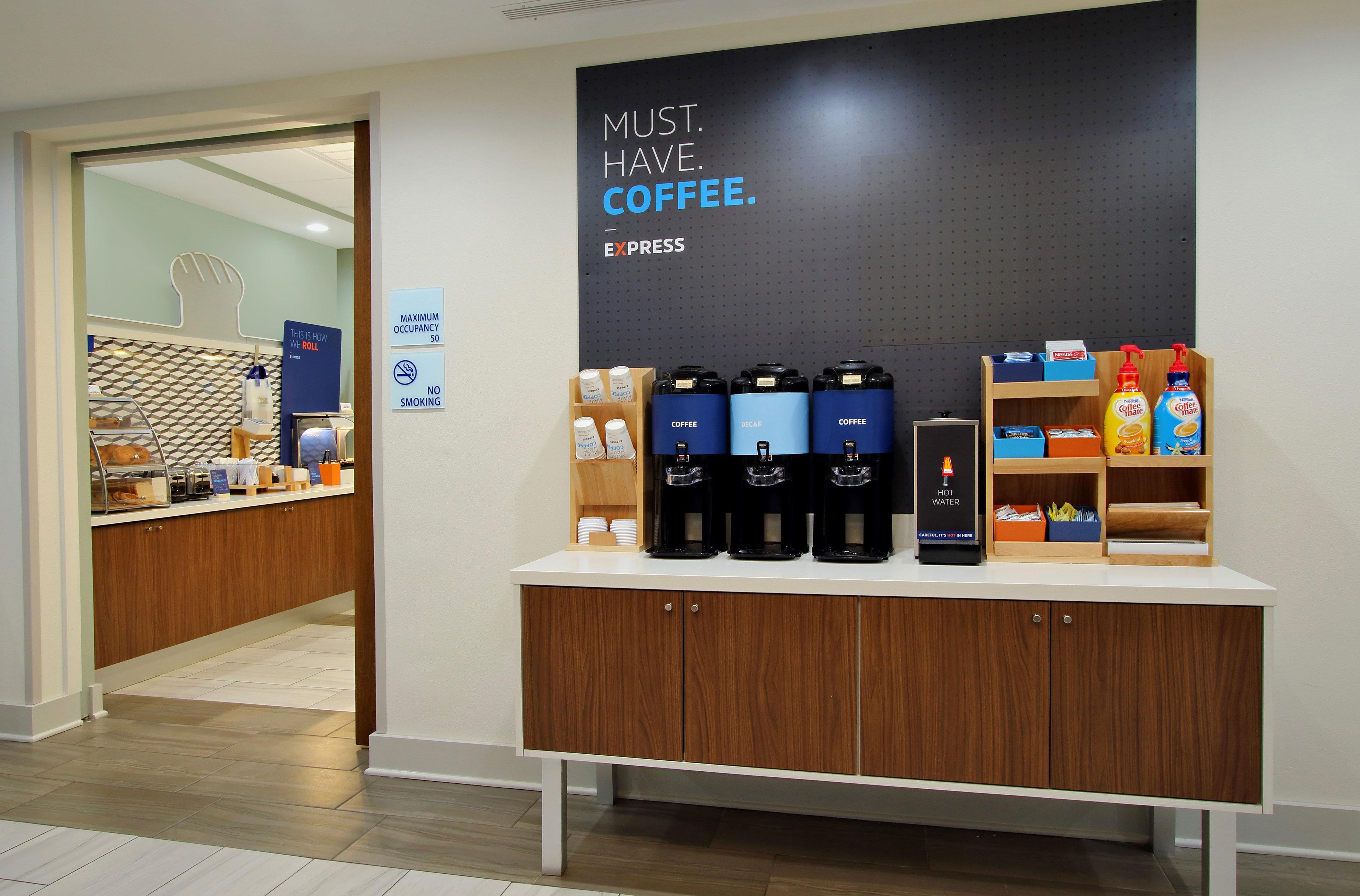 Holiday Inn Express Hotel & Suites Marina By Ihg Екстериор снимка