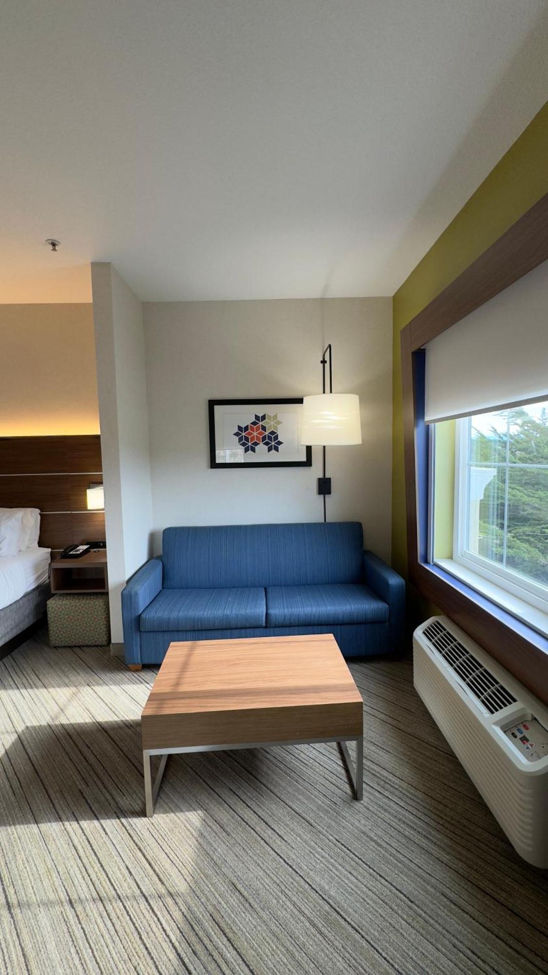 Holiday Inn Express Hotel & Suites Marina By Ihg Екстериор снимка