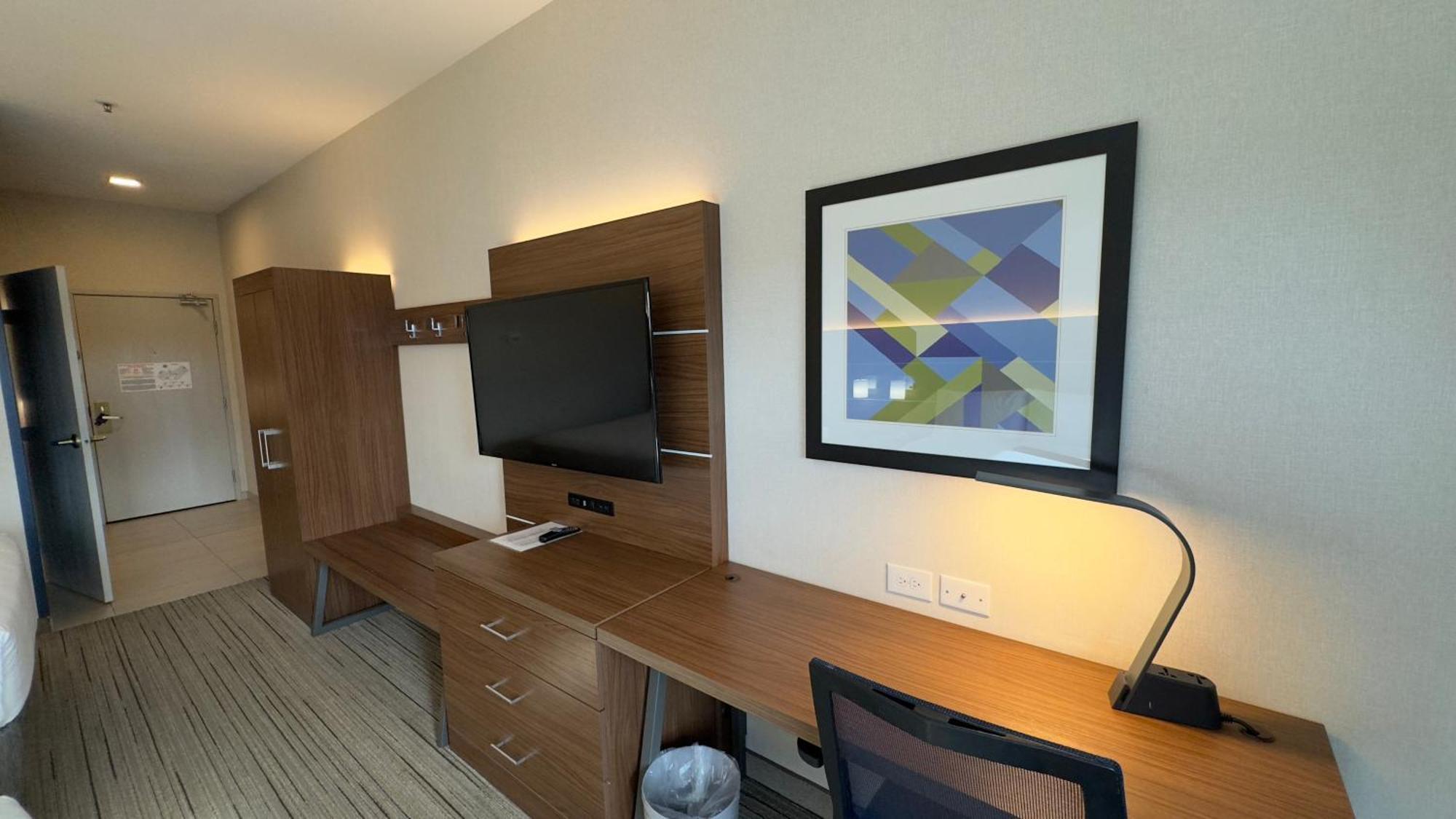 Holiday Inn Express Hotel & Suites Marina By Ihg Екстериор снимка